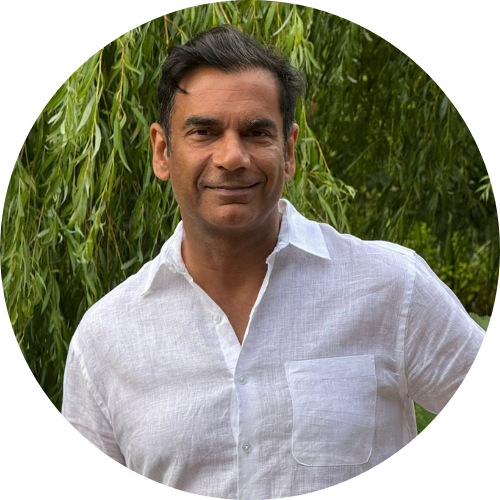 Dr. Ash Kapoor Bio